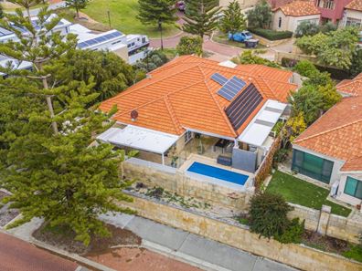 16 Alexis Circle, Wannanup WA 6210