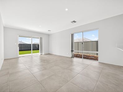 4 Feldspar Road, South Yunderup WA 6208