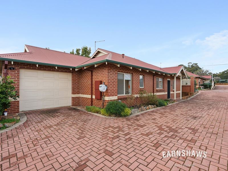 3/9 Railway Road, Kalamunda WA 6076