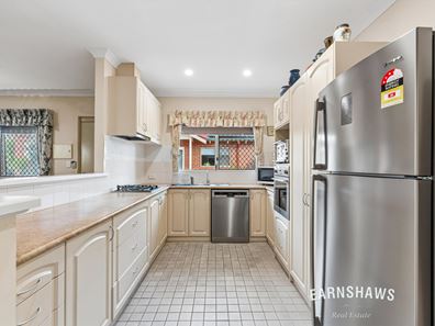 3/9 Railway Road, Kalamunda WA 6076