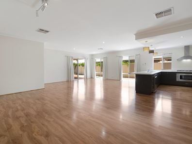 20 Canna Drive, Canning Vale WA 6155