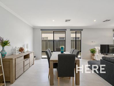 17 Claymore Place, Piara Waters WA 6112