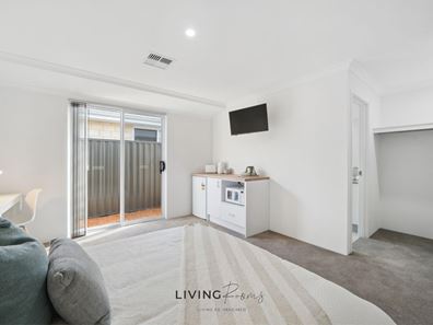 Room/3  12 Lauderdale Road, Madora Bay WA 6210