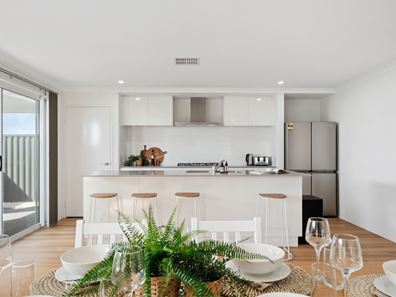 Room/3  12 Lauderdale Road, Madora Bay WA 6210