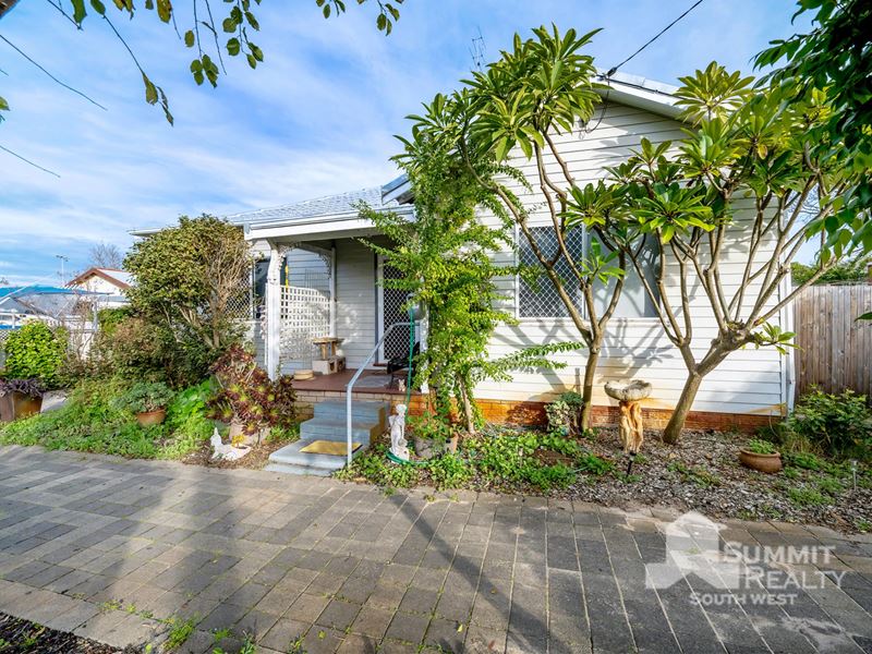 18 Teeluk Road, Carey Park