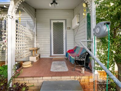 18 Teeluk Road, Carey Park WA 6230