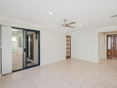 9B Charnwood Street, Morley WA 6062