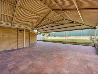 18 Christmas Avenue, Heathridge WA 6027