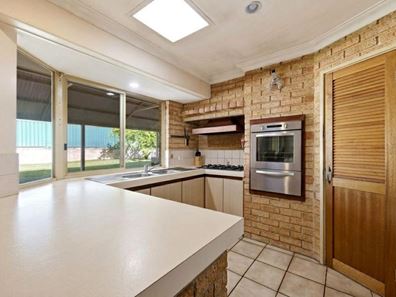 18 Christmas Avenue, Heathridge WA 6027