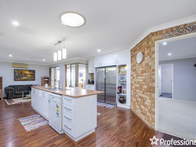 14 Hillside Road, Mount Richon WA 6112