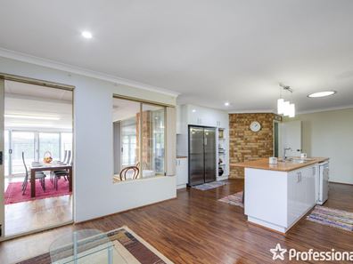 14 Hillside Road, Mount Richon WA 6112