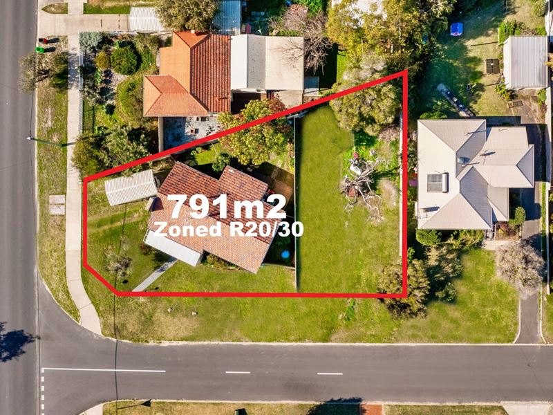 1 Teeluk Road, Carey Park WA 6230