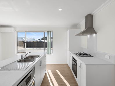129 Alverstone Boulevard, Lakelands WA 6180