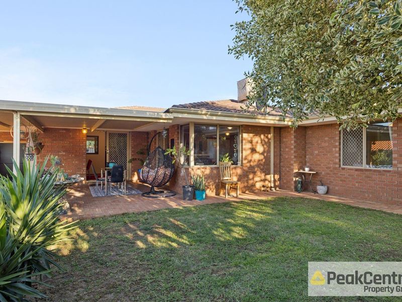 17 Longreach Parade, Coogee WA 6166