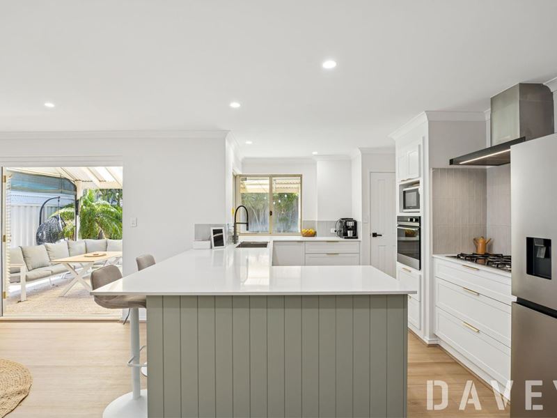 3/3 Waxham Place, North Beach
