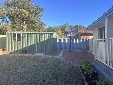 27 Allinson Dr, Girrawheen WA 6064