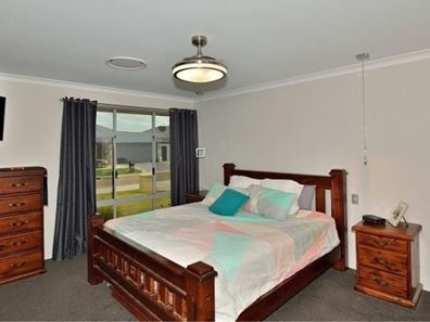54 Cawana Parkway, Lakelands WA 6180