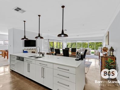 4 Dorset Way, Millbridge WA 6232