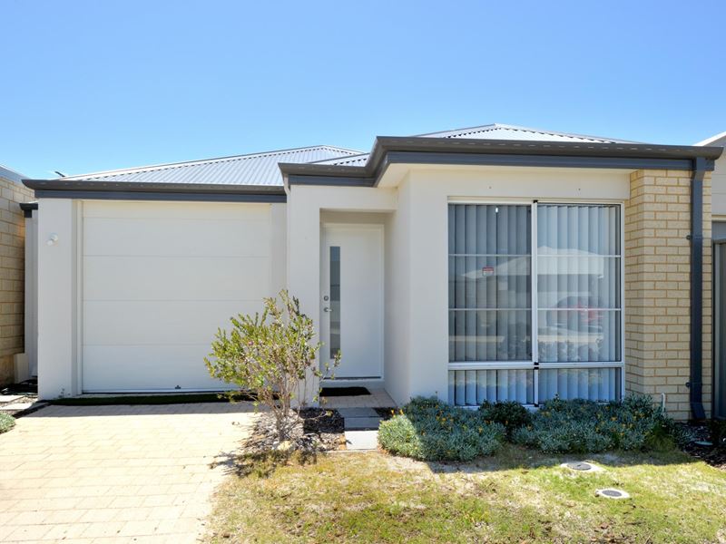 15 Sowood Street, Wellard WA 6170