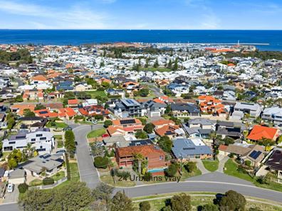 24 Urbahns Way, Hillarys WA 6025