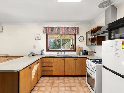 24 Scott Street, Eaton WA 6232