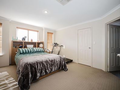 12 Hamlet Pass, Pinjarra WA 6208