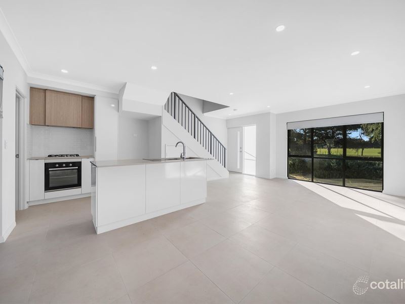 10 Clarkson Avenue, Tapping WA 6065