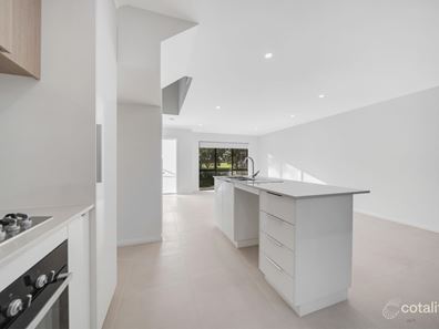10 Clarkson Avenue, Tapping WA 6065