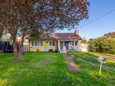 30 Lowes Street, Cloverdale WA 6105