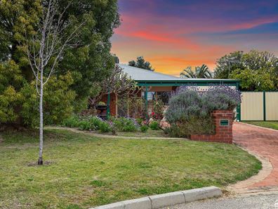 13 Alloway Place, Seville Grove WA 6112