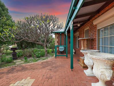 13 Alloway Place, Seville Grove WA 6112
