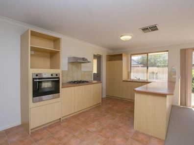 32 Excelsior Drive, Canning Vale WA 6155