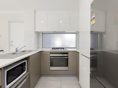 8/300 Drake Street, Morley WA 6062