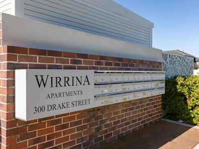 8/300 Drake Street, Morley WA 6062