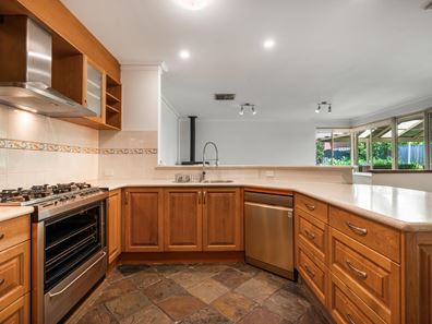 61 Sylvan Crescent, Leeming WA 6149