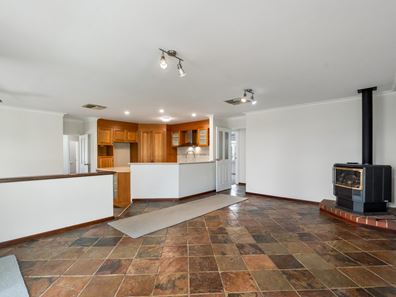 61 Sylvan Crescent, Leeming WA 6149