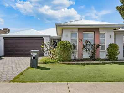 15 Moonstone Parkway, Wellard WA 6170