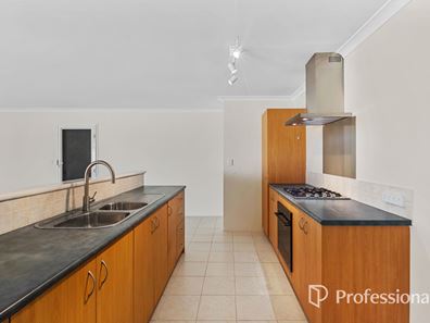 4/22 Elsfield Way, Bassendean WA 6054
