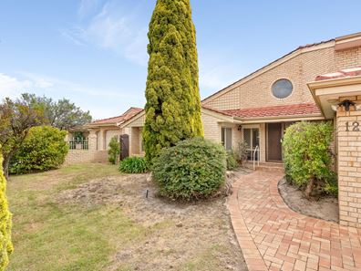 12 Forest Walk, Kardinya WA 6163