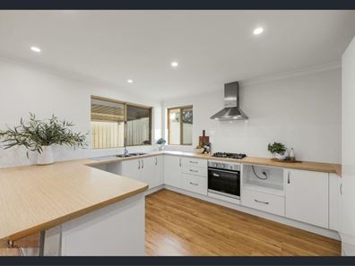 15 Mcgoldrick Place, Parmelia WA 6167