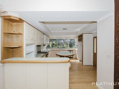 33 Wildflower Drive, Carramar WA 6031