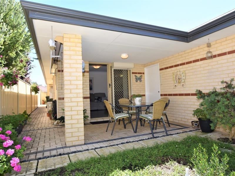 4/8 Barnfield Drive, Ellenbrook WA 6069