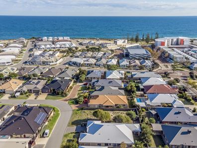 29 Marsdenia Road, Halls Head WA 6210