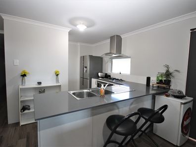 6 Currawong Way, Australind WA 6233