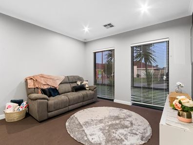 6 Pentecost Loop, Southern River WA 6110