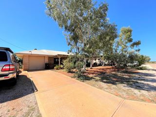 8 Campbell Way, Exmouth