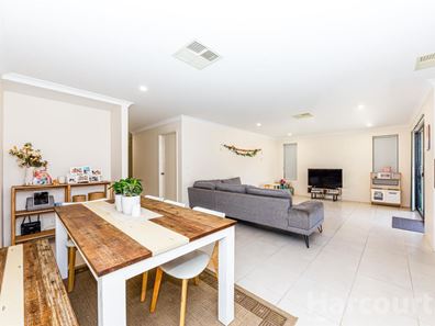 1/4 Fifth Avenue, Mandurah WA 6210