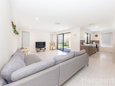 1/4 Fifth Avenue, Mandurah WA 6210
