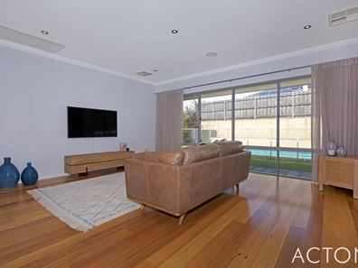 5 Acerosa Boulevard, Halls Head WA 6210