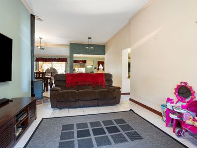 12 Brechin Retreat, Seville Grove WA 6112